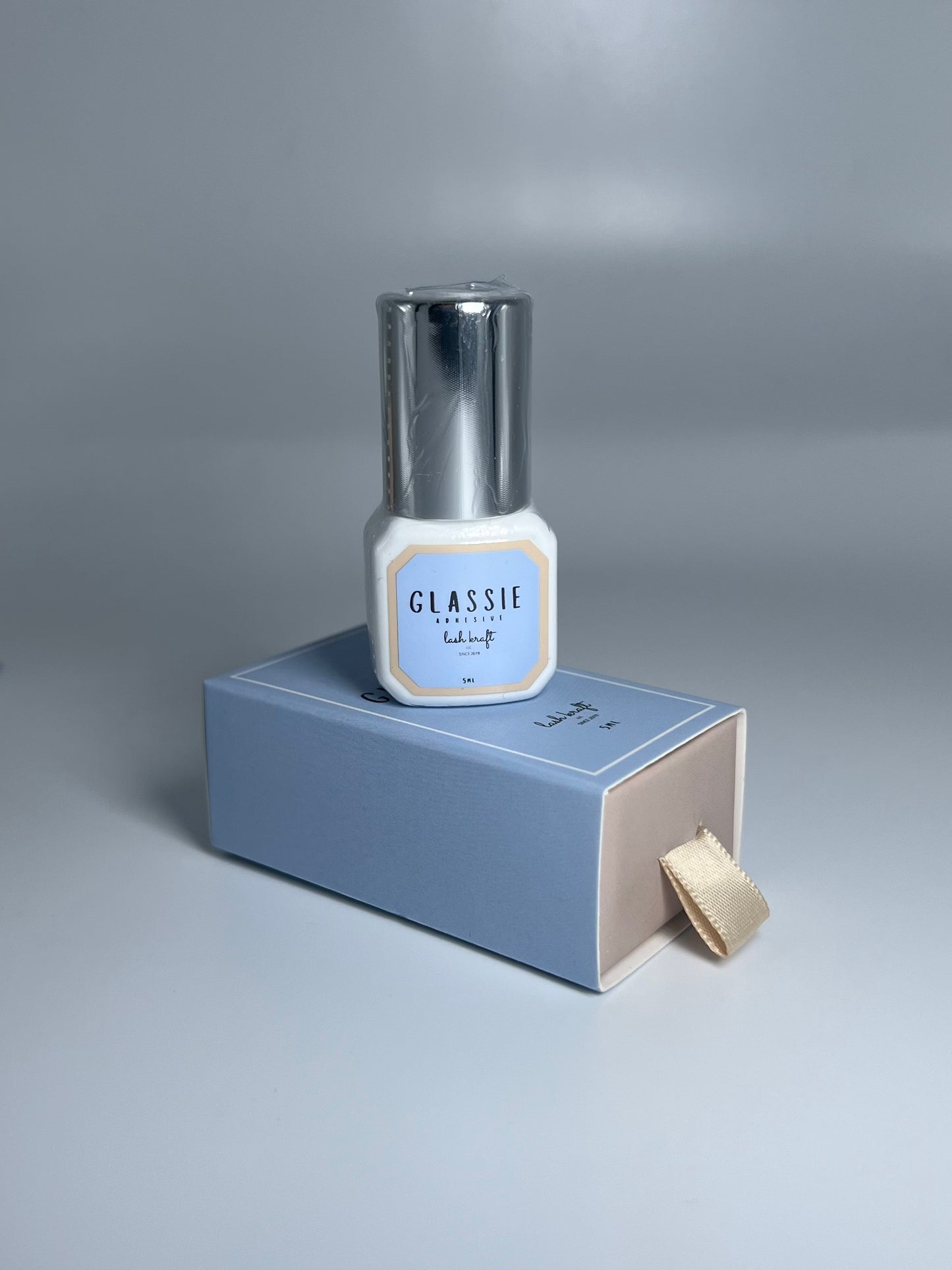 Glassie Lash Adhesive